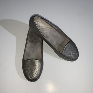 Vionic Bondi Ballet Flats Womens Size 8 Silver Leather Studded Comfort Shoes